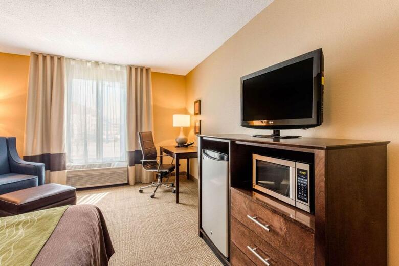 Hotel Comfort Inn & Suites