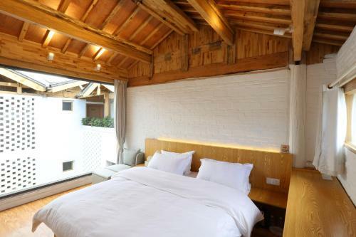 Hotel Lijiang Myhome Inn