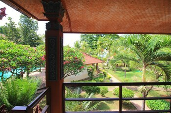 Lovina Beach Hotel