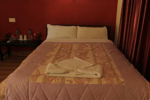 Hotel Chitwan Safari Camp & Lodge