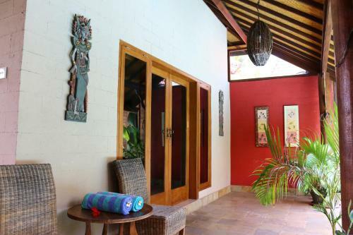 Lovina Beachhouse Villas