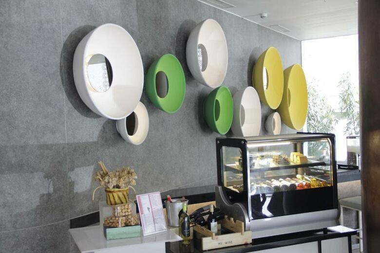 Hotel Ibis Styles Surabaya Jemursari