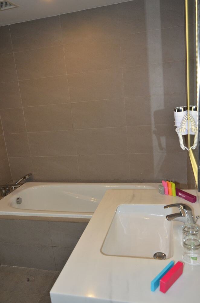 Hotel Ibis Styles Jakarta Airport