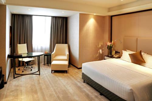 Golden City Hotel