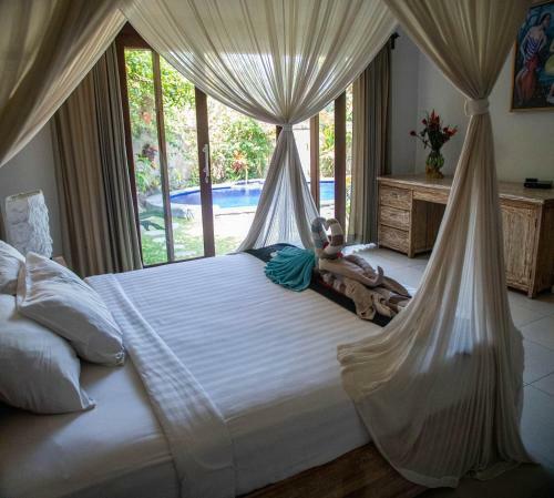 Ratna Villa