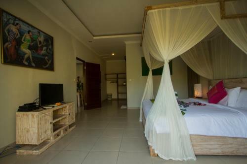 Ratna Villa