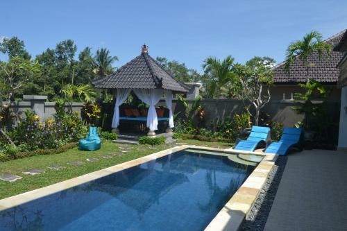 Ratna Villa