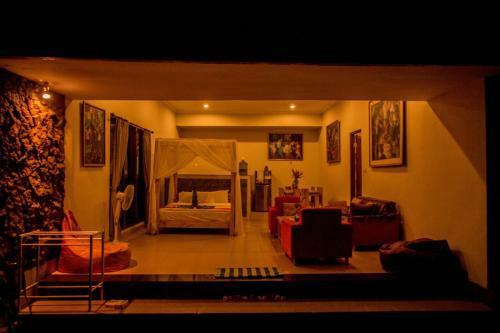 Ratna Villa