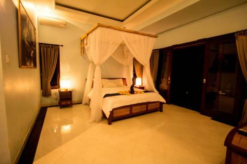 Ratna Villa