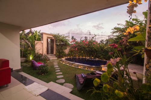 Ratna Villa