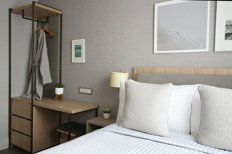 Hotel Inhabit