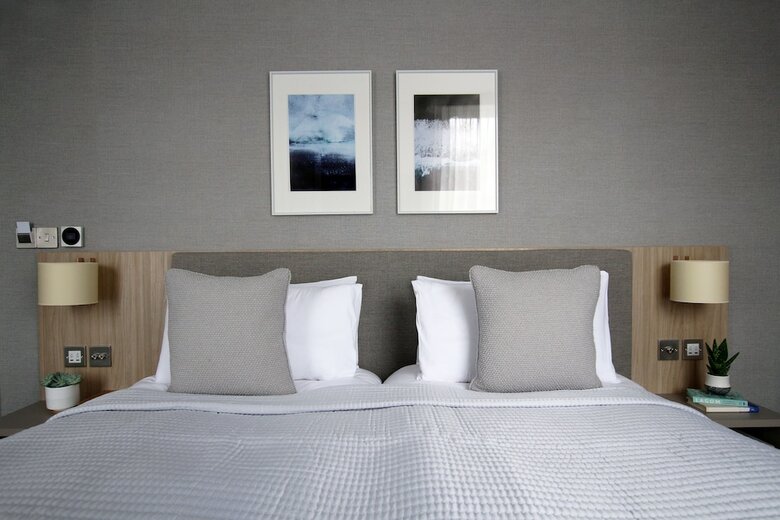 Hotel Inhabit