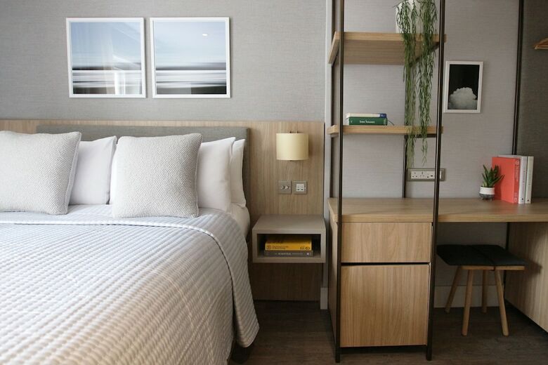 Hotel Inhabit