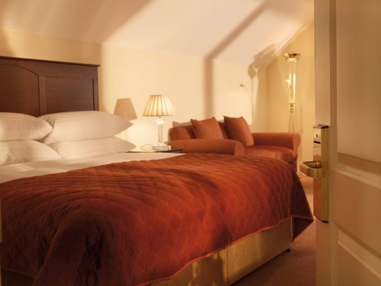 Macdonald Old England Hotel & Spa