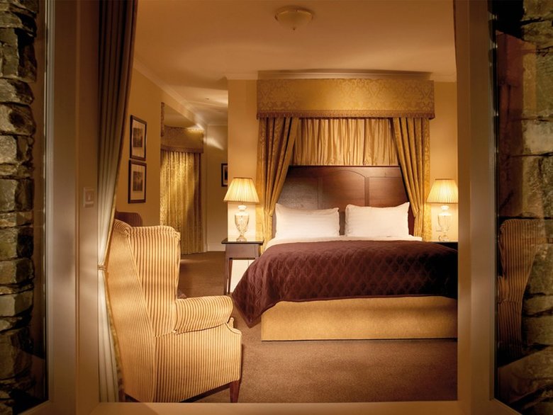 Macdonald Old England Hotel & Spa