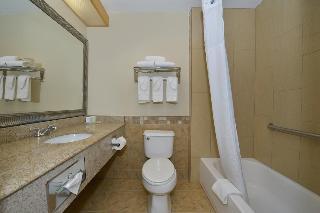 Hotel Quality Inn & Suites