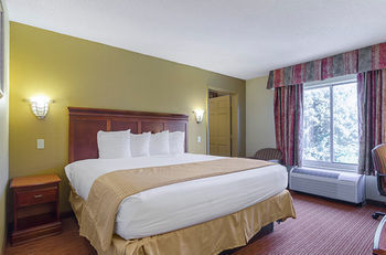 Hotel Quality Inn & Suites