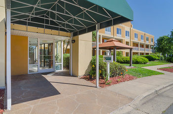 Hotel Quality Inn & Suites