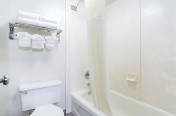 Hotel Quality Inn West End