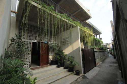 Hostal Pawon Cokelat Guesthouse