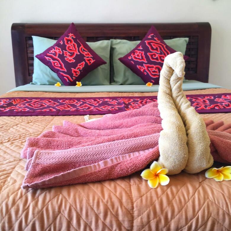 Hostal Merthayasa Bungalows