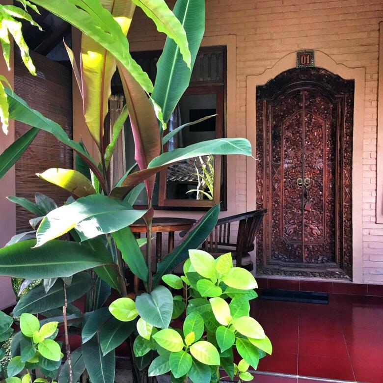 Hostal Merthayasa Bungalows