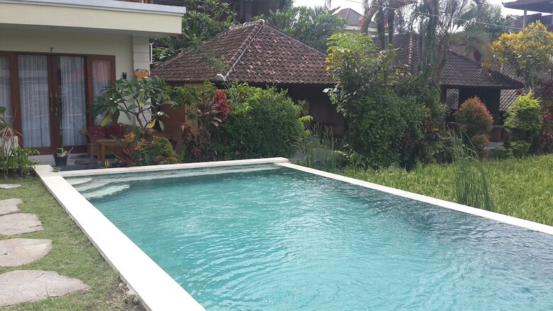 Hostal Puji Bungalow