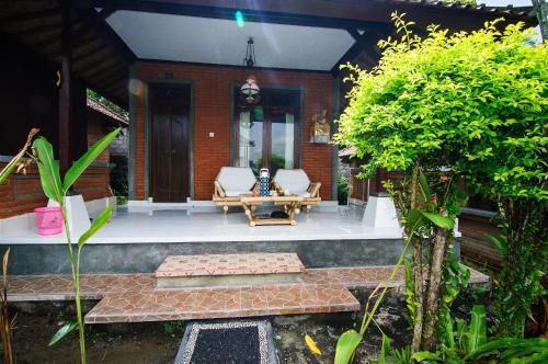 Hostal Puji Bungalow