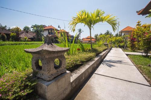 Hostal Puji Bungalow