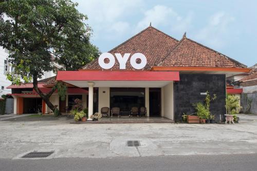 Hostal Oyo 524 Makuta Hotel