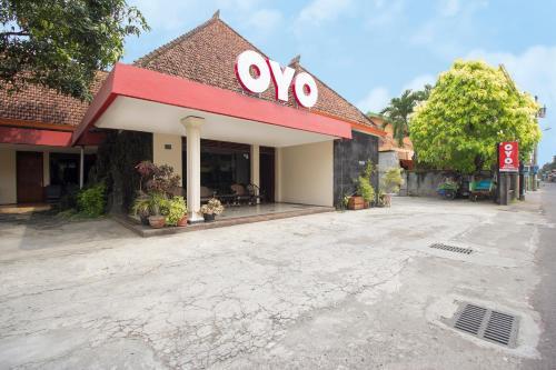 Hostal Oyo 524 Makuta Hotel