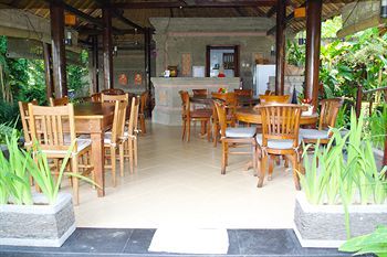 Hostal Hotel Bunga Permai