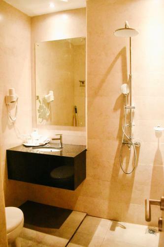 Hotel Sama Sama Suites & Restaurant