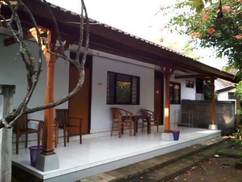 Hostal Madra Homestay