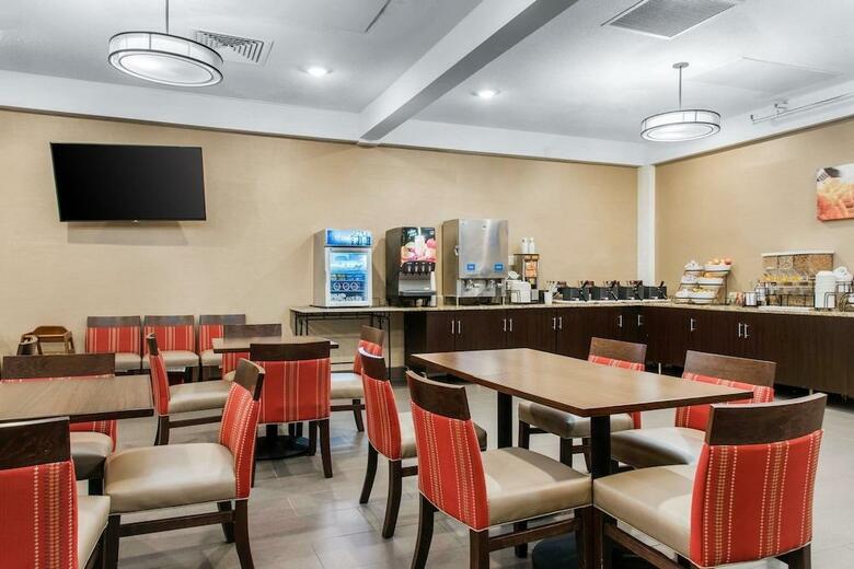 Hotel Comfort Inn Airport