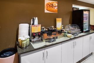 Hotel Quality Inn & Suites Airport