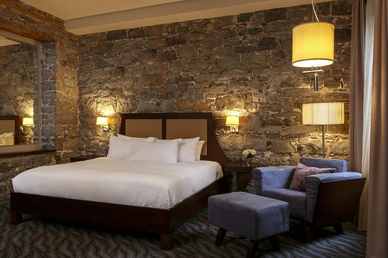 Nelligan Hotel