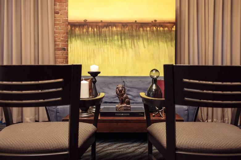 Nelligan Hotel