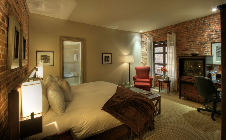 Nelligan Hotel
