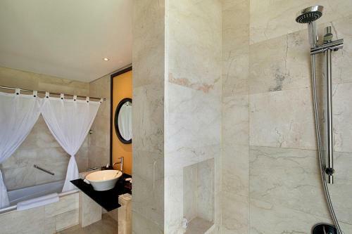 Hotel Candi Beach Resort & Spa