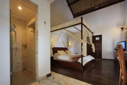 Hotel Kuta Lagoon Resort And Pool Villas