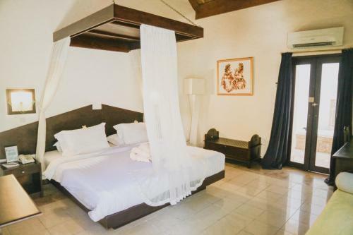 Hotel Kuta Lagoon Resort And Pool Villas