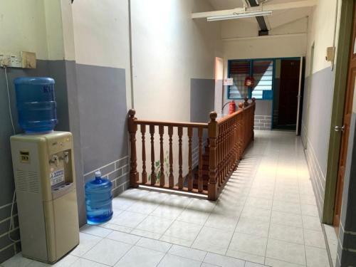 Hostal Yb House