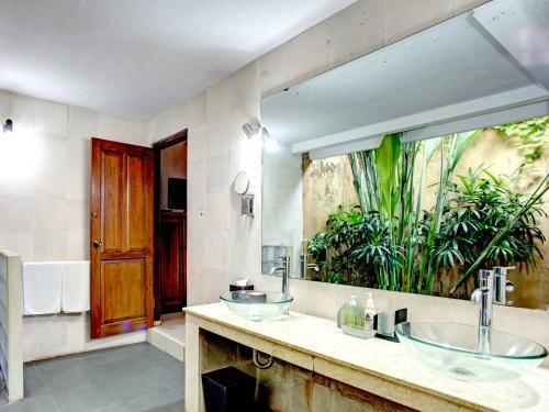 Villa Taman Rahasia