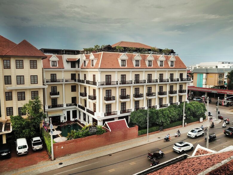 Royal Crown Hotel