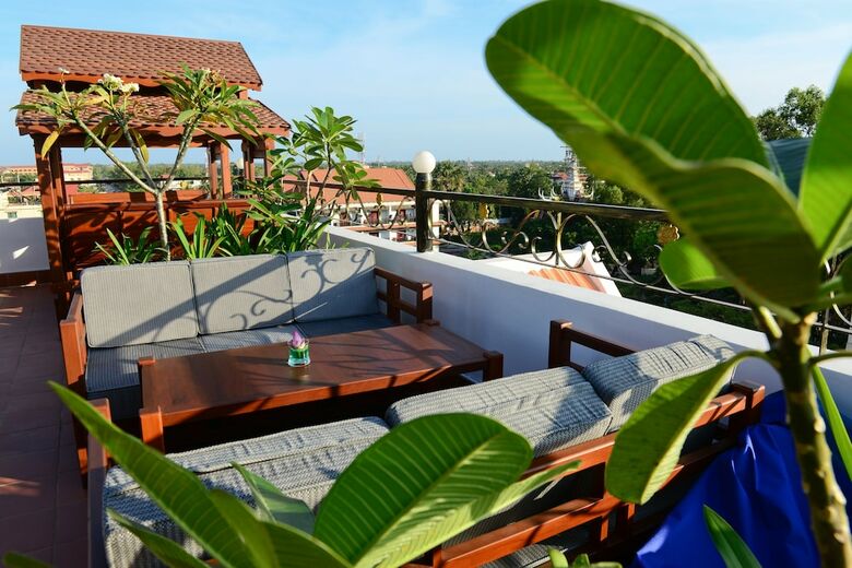 Royal Crown Hotel