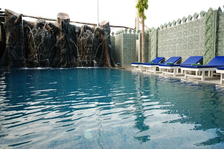 Royal Crown Hotel