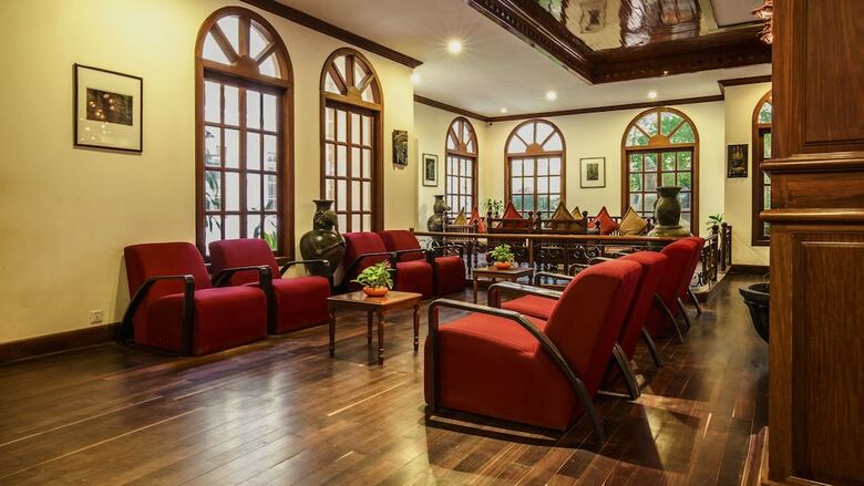 Royal Crown Hotel