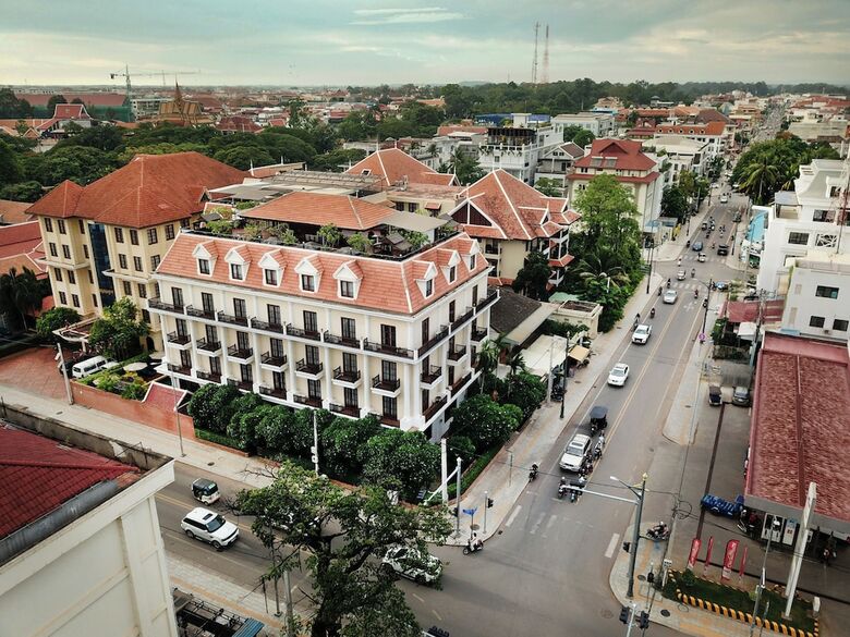 Royal Crown Hotel