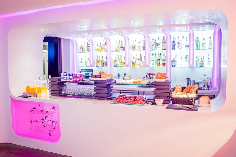 Hotel Barcel� Raval